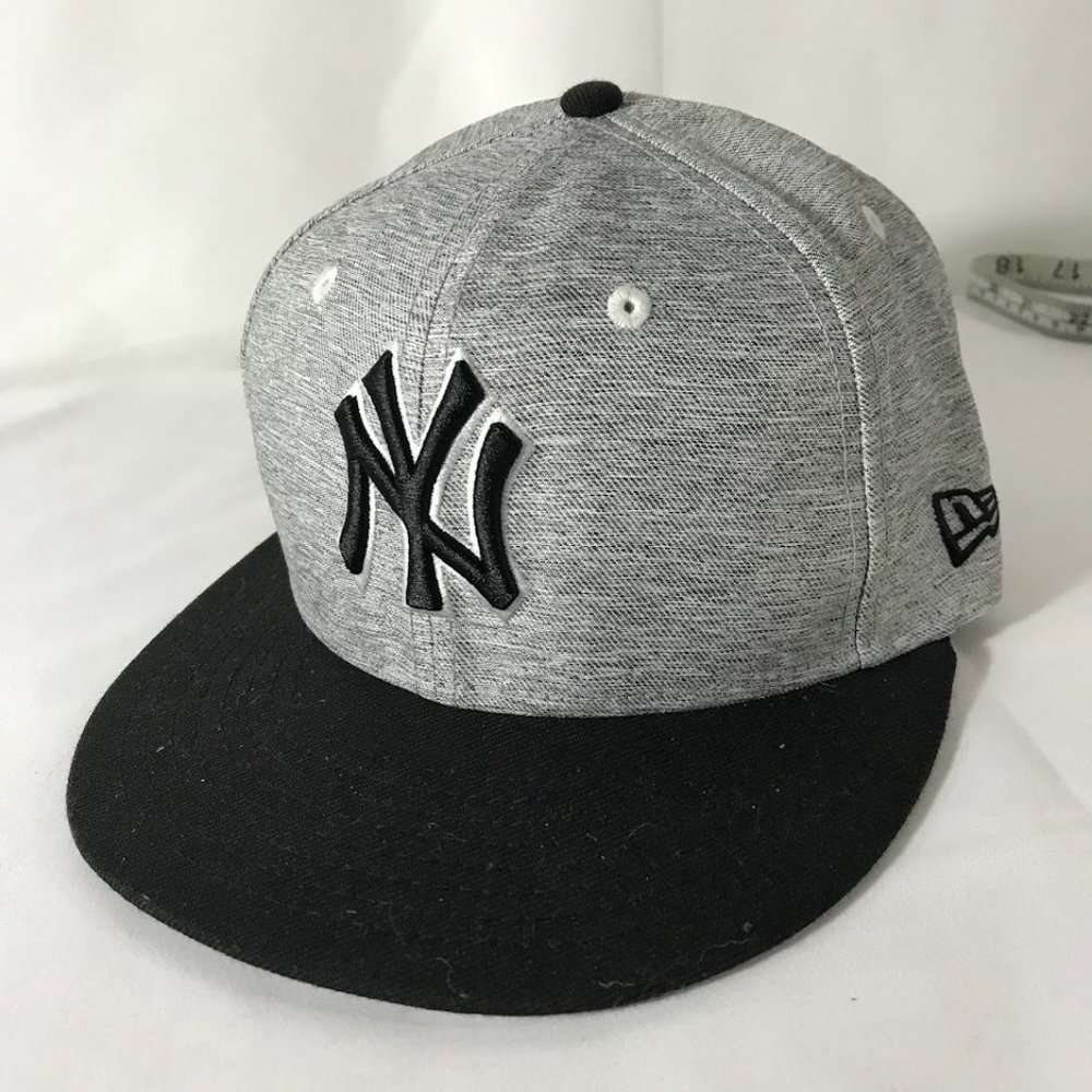 New Era Yankees Fitted Hat Sz 7 Grey